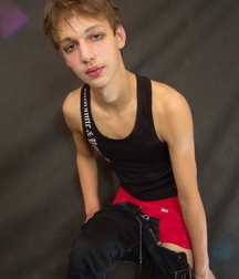 Skyler (highres) 5dcb0234c6948.jpg