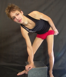 Skyler (highres) 5dcb029daca59.jpg