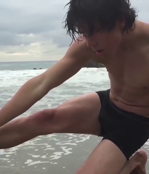 Barefoot and hot 5dcc93fdcfca1.png