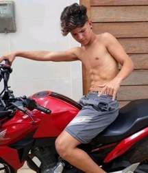 Boys on web 5dcd7d2111d4e.jpg