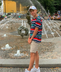 Twinks in sneakers 5dcee1864774a.jpg