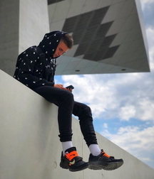Twinks in sneakers 5dcee1b2125fe.jpg