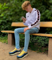 Twinks in sneakers 5dcee1b8f27aa.jpg