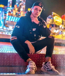 Twinks in sneakers 5dcee1fec450e.jpg