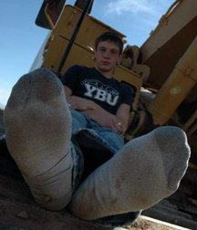 Serve your boy master 5dcf0ba36417d.jpg