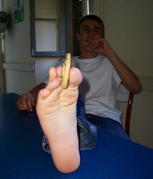 Serve your boy master 5dcf0bd2a88bf.jpg