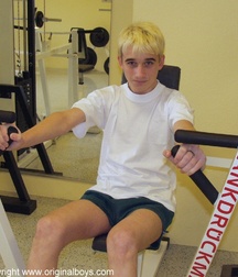 Blonde Karel 5dcf5be87923d.jpg