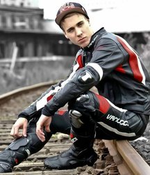 Leatherguys 5dcf9ee161a07.jpg