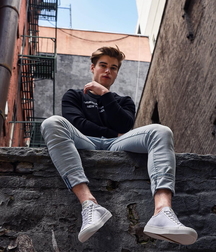 Amazing boy hotties 5dcfa905361be.jpg