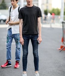 Boys wearing sneakers 5dcfb8e77f56f.jpg