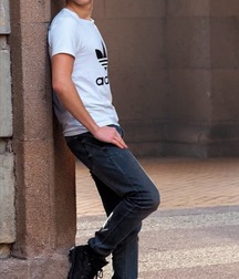 Boys wearing sneakers 5dcfb8f1f07ac.jpg