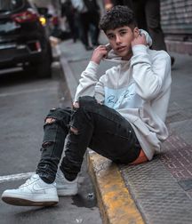 Boys wearing sneakers 5dcfb9265df6e.jpg
