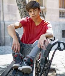 Boys wearing sneakers 5dcfb92bbc826.jpg