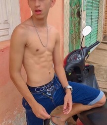Shirtless boys outdoor 5dd17fb1d077a.jpg