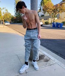 Shirtless boys outdoor 5dd17fbc1f5ed.jpg