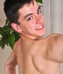 Yuriy 5dd18573d387e.jpg