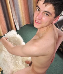 Yuriy 5dd186558f54d.jpg