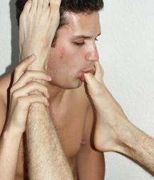 Sucking boy toes 2 5dd306f6ba1f2.jpg