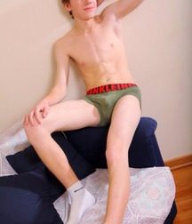 Lovin boy feet sox and sneakers 5dd30abd8e137.jpg