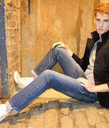 Lovin boy feet sox and sneakers 5dd30b3eb9ad4.jpg