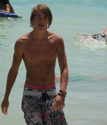 Amazing boys and bodies 5dd30f9d71341.jpg
