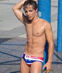 Amazing boys and bodies 5dd30fa6200ba.jpg
