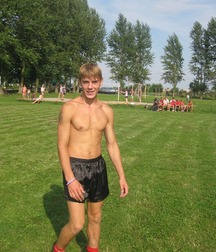 Amazing boys and bodies 5dd30faaee392.jpg