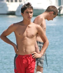 Beach boys  5dd31672b96d6.jpg