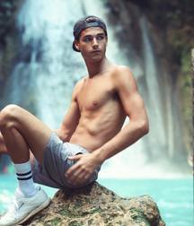 Twinks pure beauty 5dd33c6a28ce4.jpg