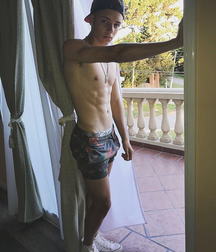 Twinks pure beauty 5dd33c73b29f4.png