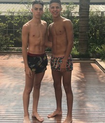 Twinks pure beauty 5dd33c8050916.jpg