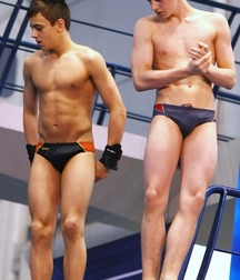 Twinks on vacation 2 5dd33e6e43192.jpg