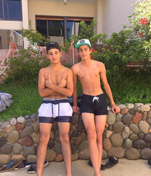 Twinks on vacation 2 5dd33e74e78db.png