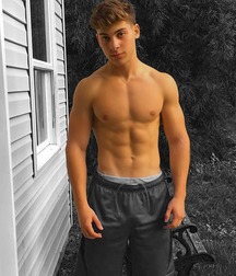 Twinks on vacation 2 5dd33e863590a.jpg