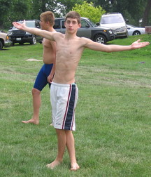 Boy pretty barefoot 5dd3ec1ab8258.jpg