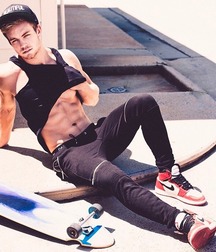 Twinks 207 5dd410a26f0f9.jpg
