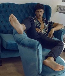 Boys bare and hot feet 5dd55dbd65ba9.jpg