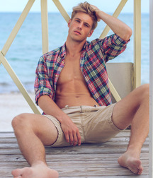 Boys bare and hot feet 5dd55dd00dc81.jpg