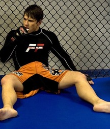 Boys bare and hot feet 5dd55dda7a92e.jpg