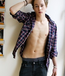 Boy fun 5dd591f38a561.jpg