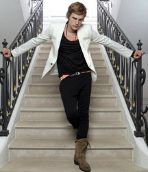 Model boys in boots 5dd5b4036d4c2.jpg