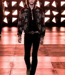 Model boys in boots 5dd5b41f29795.jpg