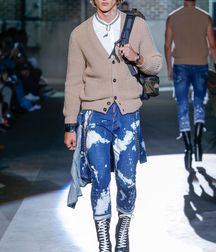 Model boys in boots 5dd5b42522a17.jpg
