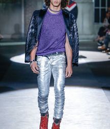 Model boys in boots 5dd5b42798165.jpg