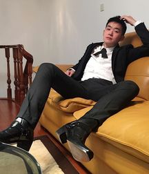 Model boys in boots 5dd5b431c9be3.jpg