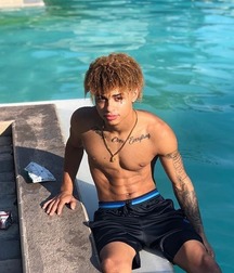 Shirtless twinks 5dd81b24e8aed.jpg