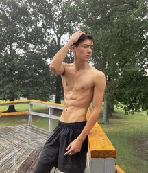 Shirtless twinks 5dd81b5806451.jpg