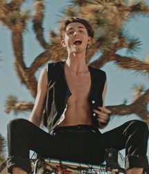 Worship the boy beauties 5dd84e7d5414d.jpg
