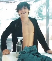 Worship the boy beauties 5dd84ea0f3bf6.jpg
