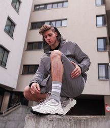 Sneaker boys 12 5dd87b7e2d89a.jpg